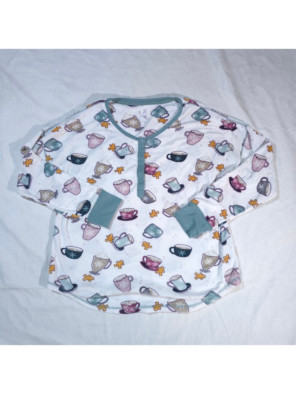 Secret Treasures Women's Medium Long Sleeve Henley Pajama Top with Cup Print